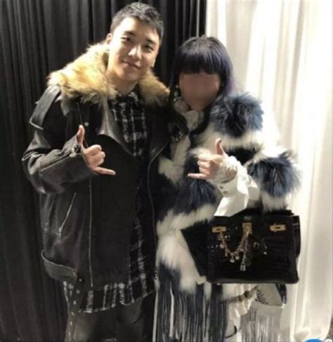 Five foreigners linked to YG.